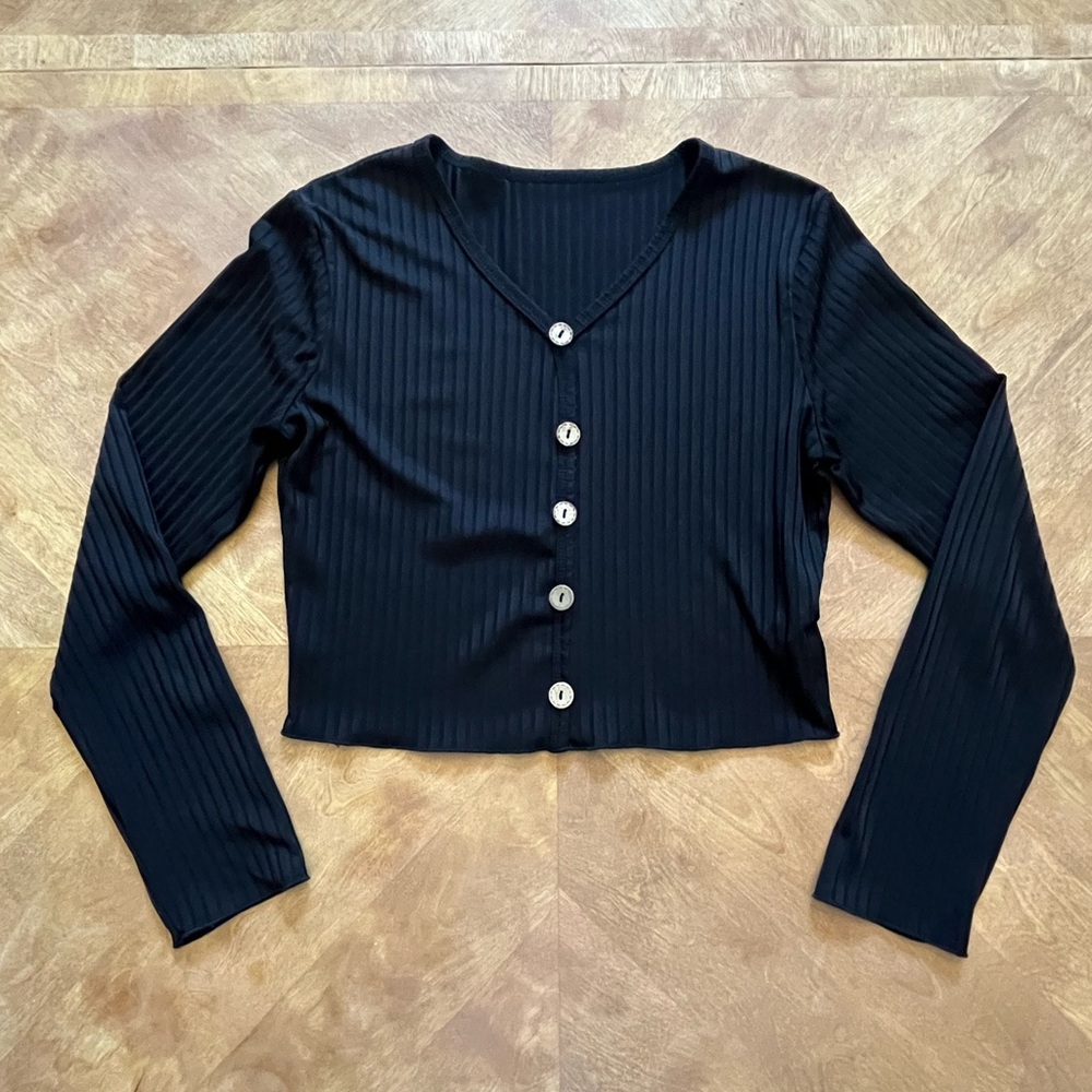 SHEIN - S - Effortless cool + everyday chic in this sleek black ribbed crop top
